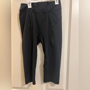 Free people movement cropped workout legging.